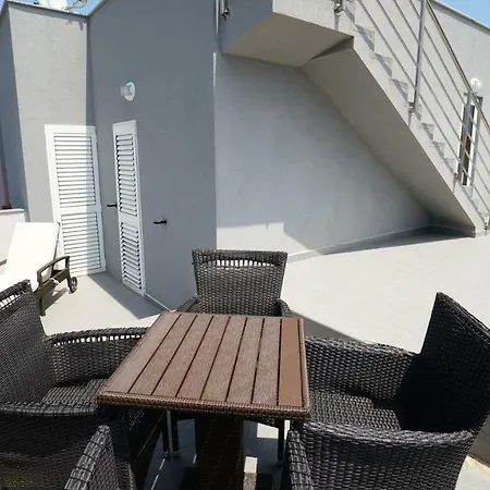 Apartment Lulic Vir